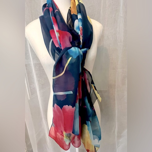 The Art of Scarf, Tie Rack oversized floral scarf - Picture 2 of 5